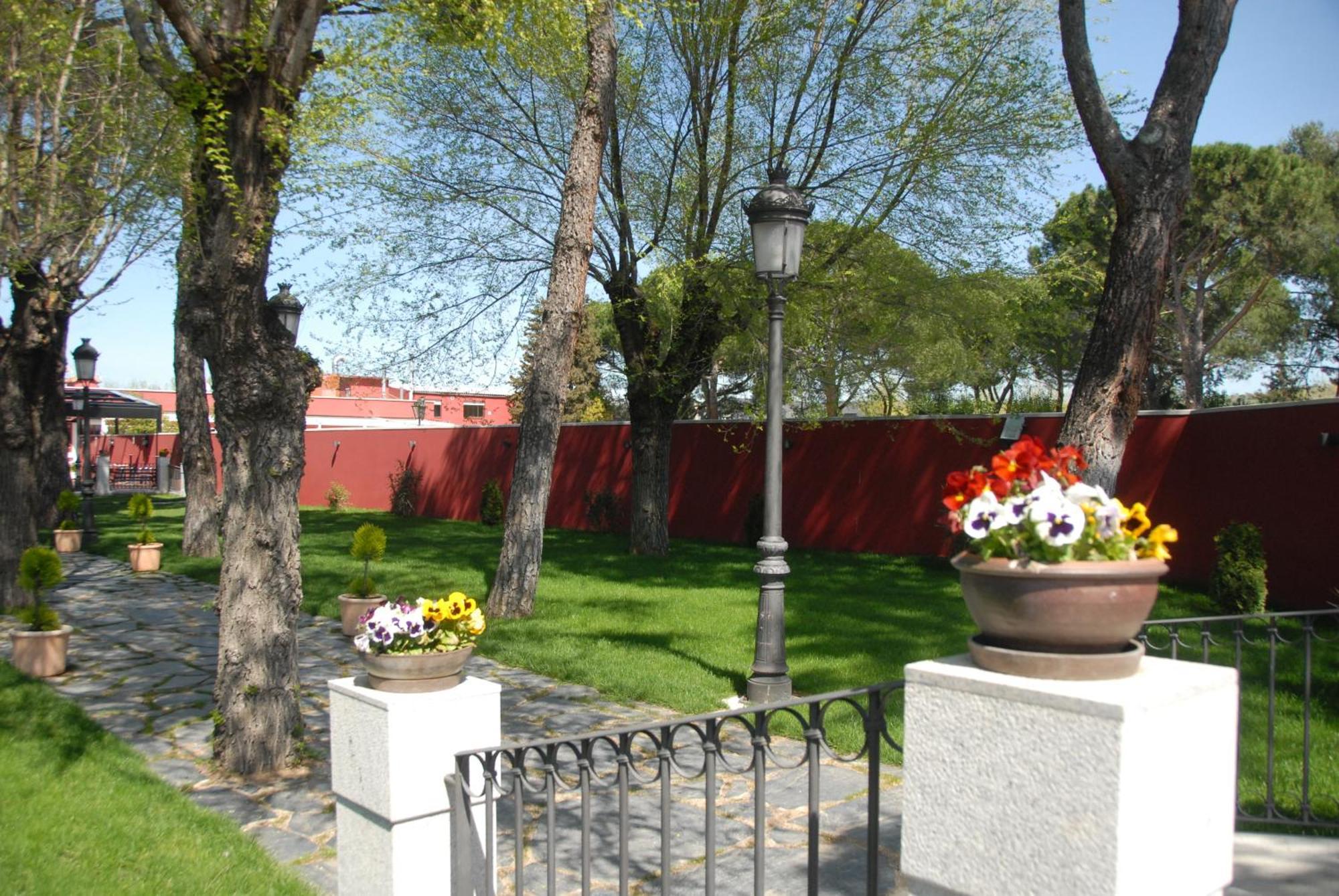 Hotel Casa Jose Diaz San Agustin De Guadalix Exterior photo